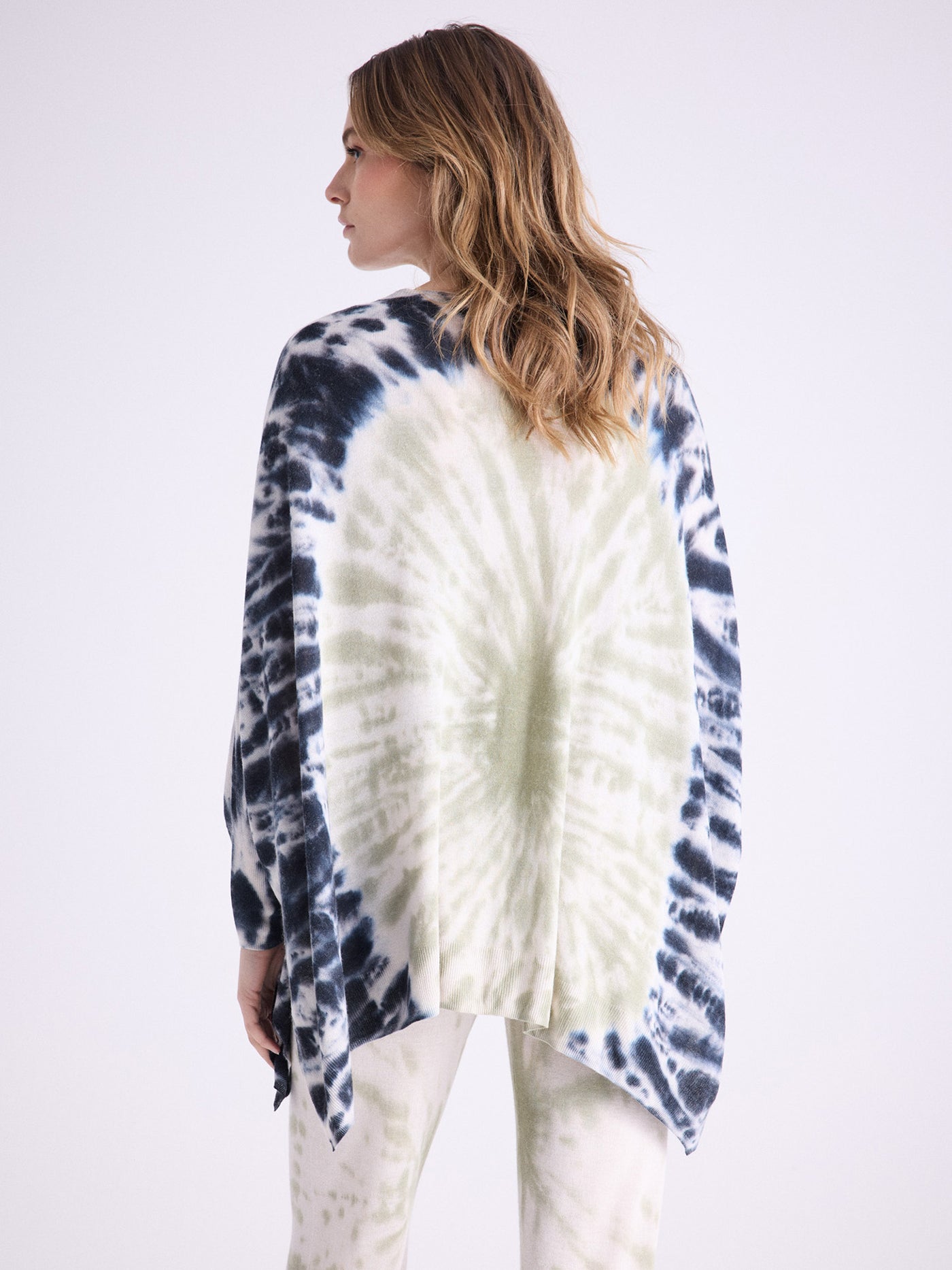 Enias poncho jumper