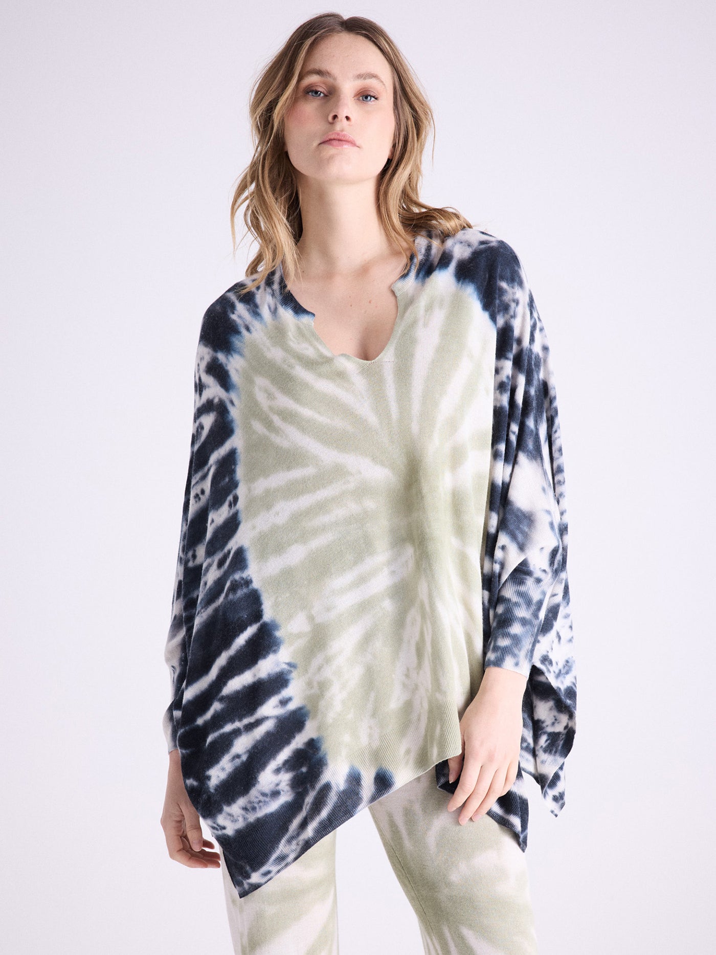Enias poncho jumper