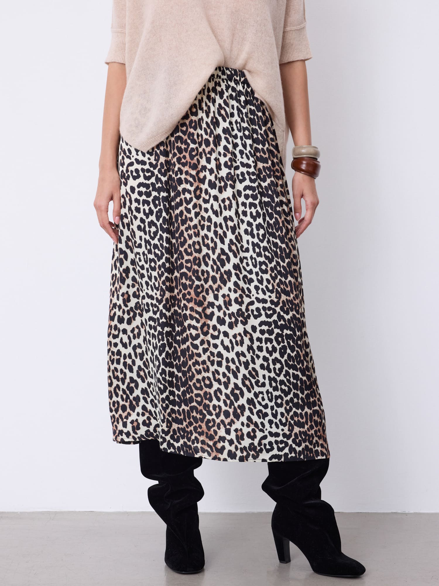 スカート THE NEW HOUSE CLAVER SKIRT TNH 20232024 スカート THE NEW HOUSE CLAVER SKIRT TNH 20232024 THE NEW HOUSE